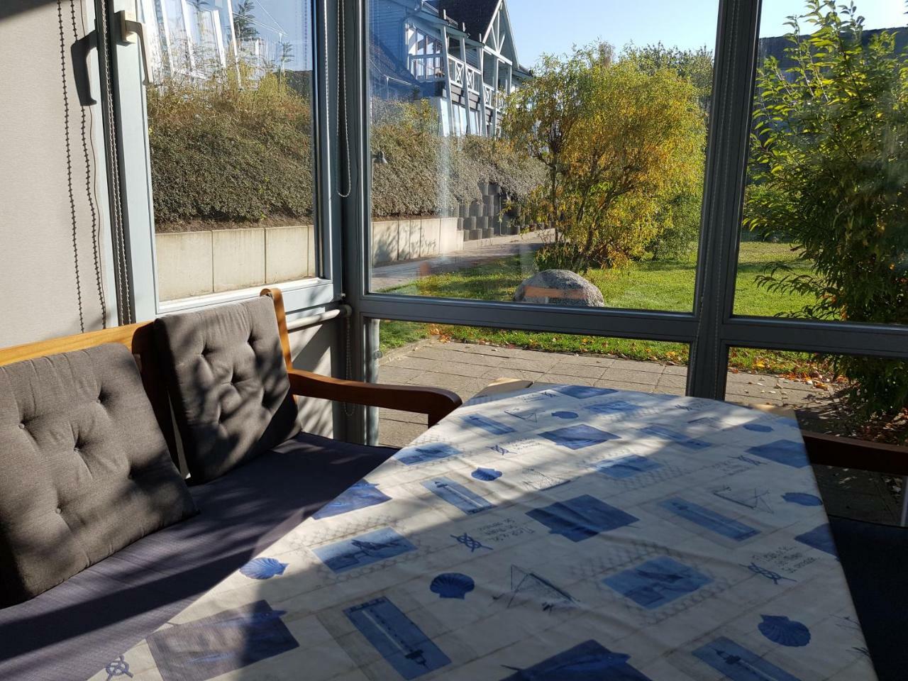 Ferienwohnung 4 Im Haus Am See Mit Wintergarten Und Terrasse Seedorf  Стая снимка