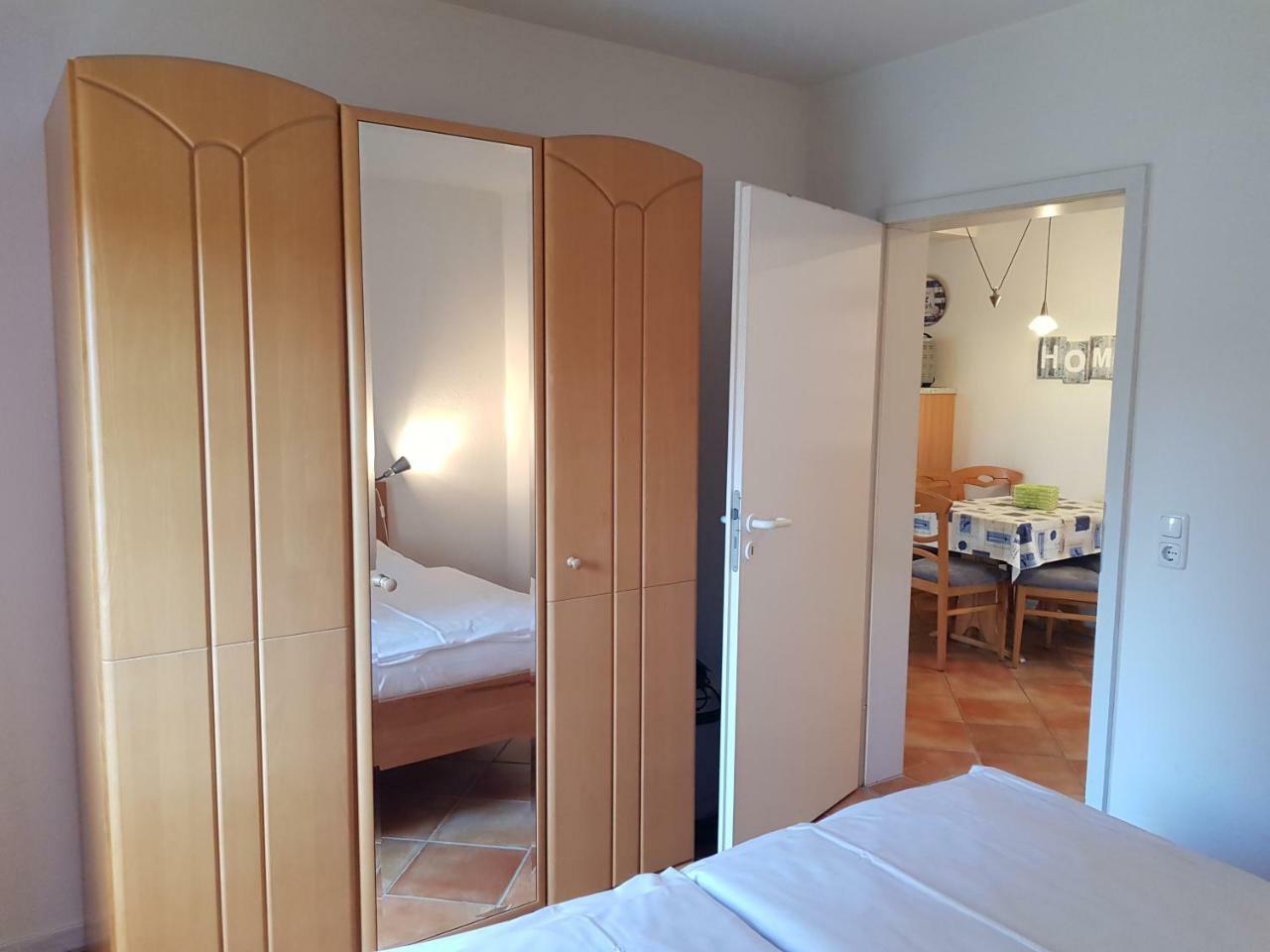 Ferienwohnung 4 Im Haus Am See Mit Wintergarten Und Terrasse Seedorf  Стая снимка