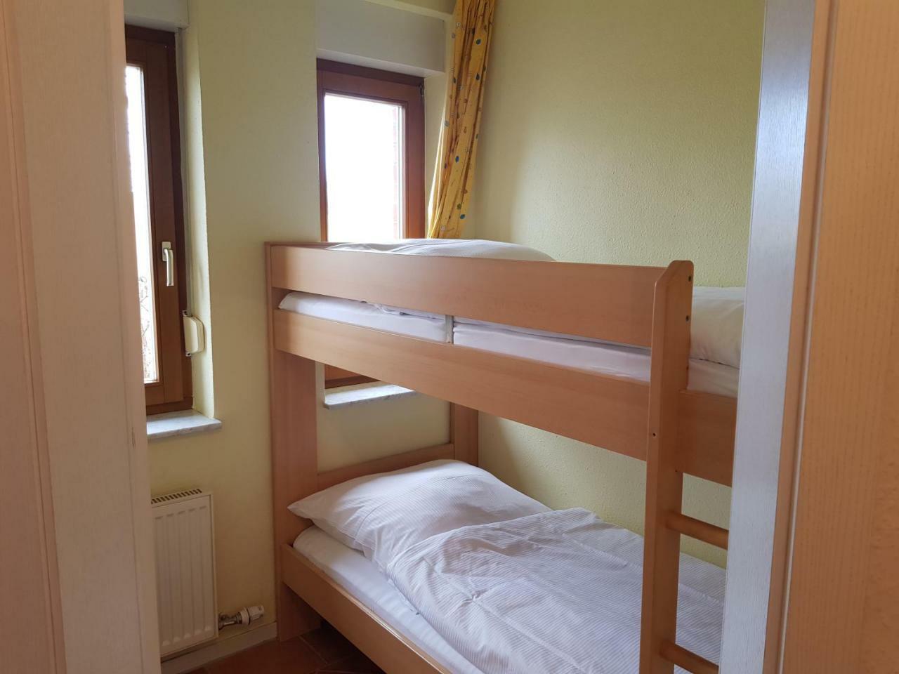 Ferienwohnung 4 Im Haus Am See Mit Wintergarten Und Terrasse Seedorf  Стая снимка