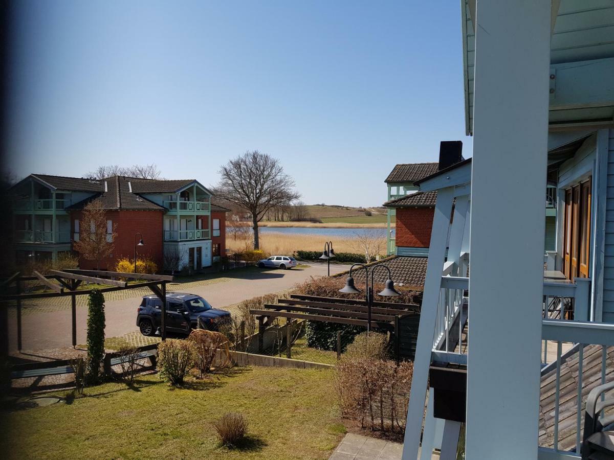 Ferienwohnung 4 Im Haus Am See Mit Wintergarten Und Terrasse Seedorf  Стая снимка